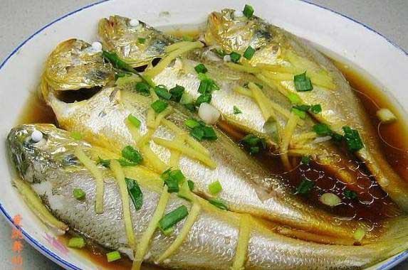 家庭主妇推荐:清蒸小黄鱼的做法步骤说解好吃又简单